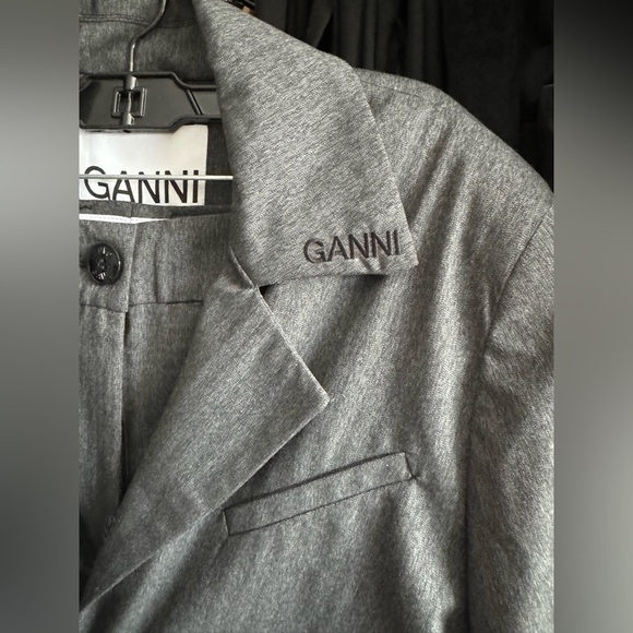 Ganni-NWT Platinum Grey Draped Suiting - Picture 14 of 14